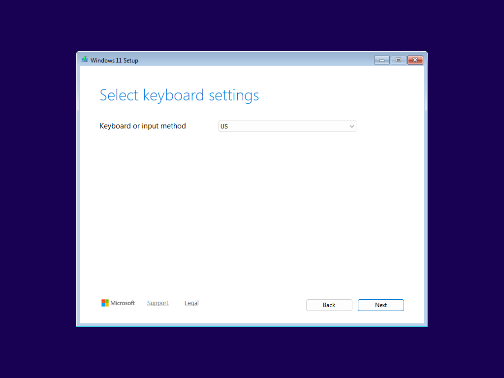Windows Setup prompts you to select language settings before installing.